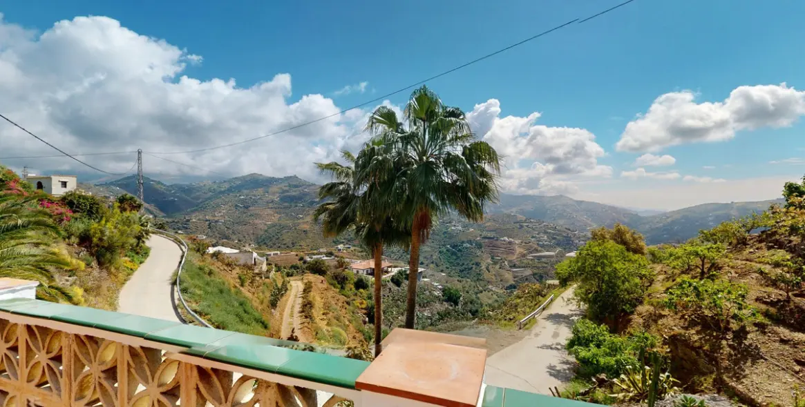 Venta de villa independiente en Sayalonga 27