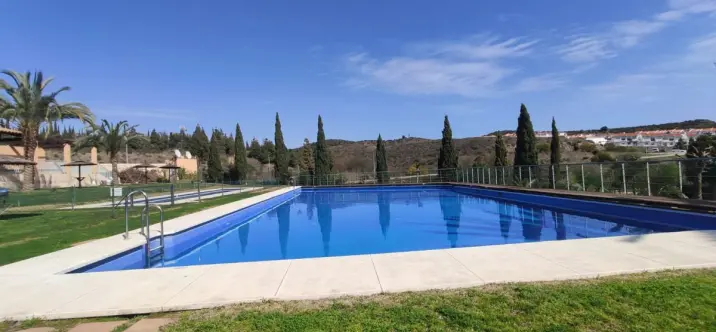 Venta de casa pareada en Las Lagunas 1