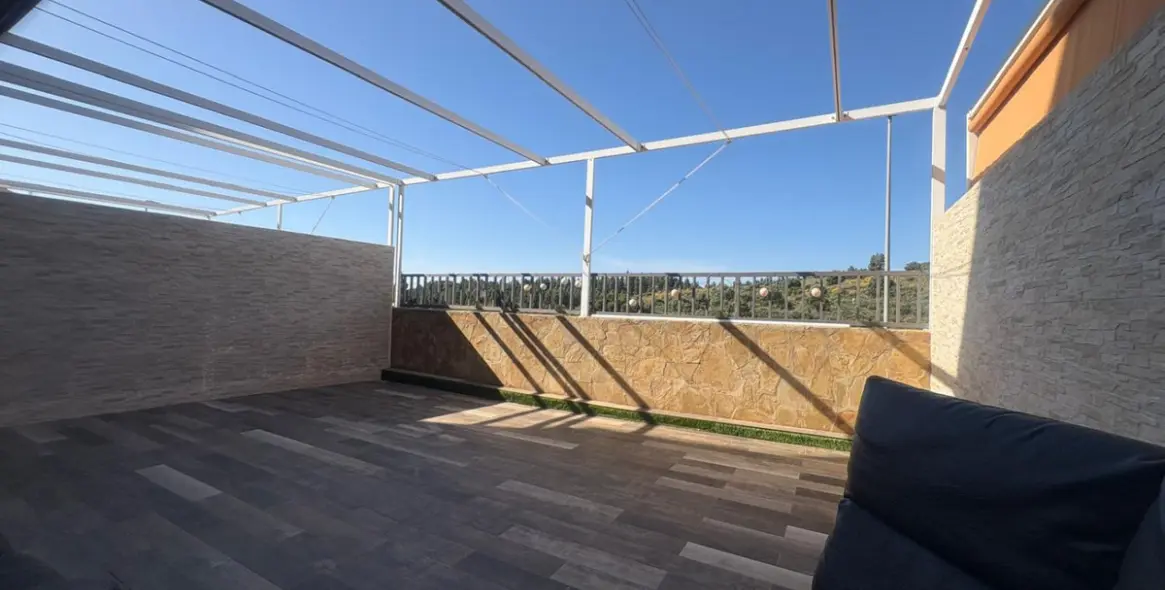 Venta de casa pareada en Las Lagunas 3