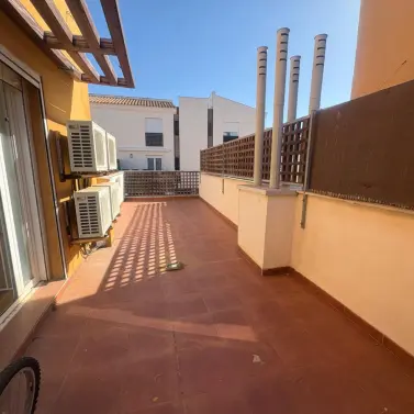 Venta de casa pareada en Las Lagunas