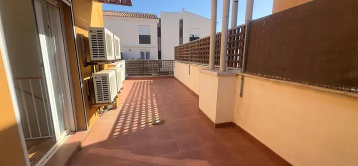Venta de casa pareada en Las Lagunas 3