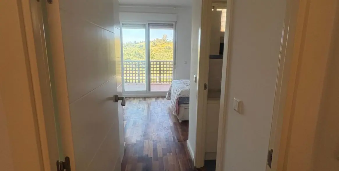 Venta de casa pareada en Las Lagunas 13