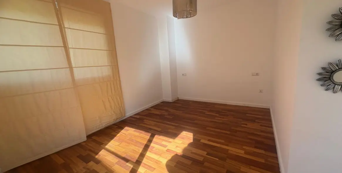 Venta de casa pareada en Las Lagunas 17