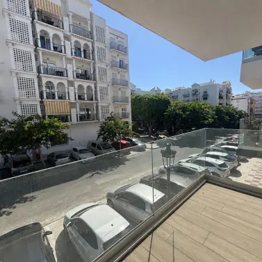 Venta de apartamento en planta media en Estepona