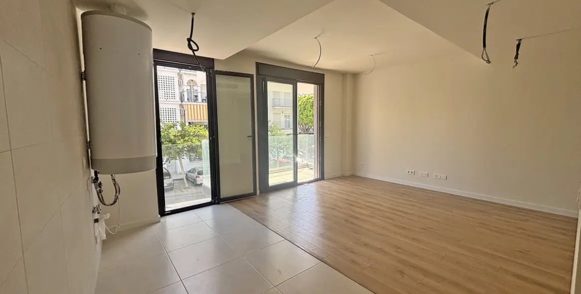 Venta de apartamento en planta media en Estepona 4