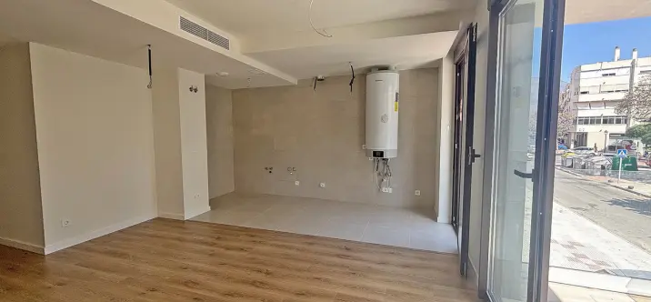 Venta de apartamento en planta media en Estepona 4