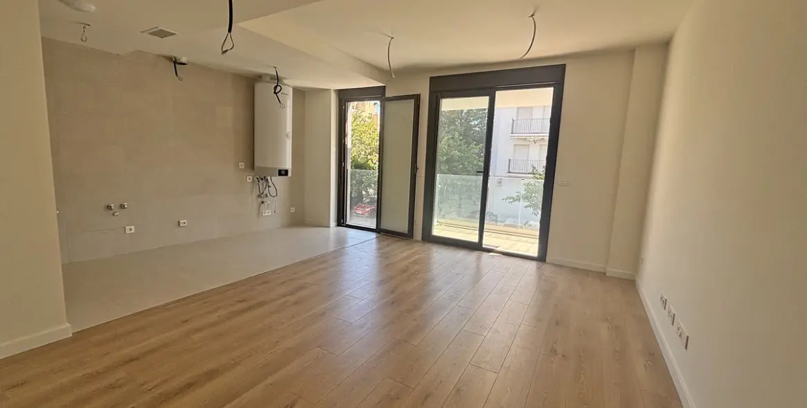 Venta de apartamento en planta media en Estepona 6