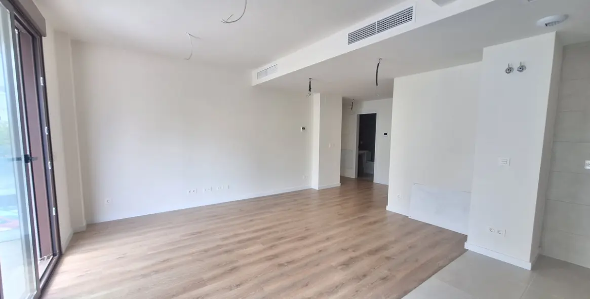 Venta de apartamento en planta media en Estepona 7