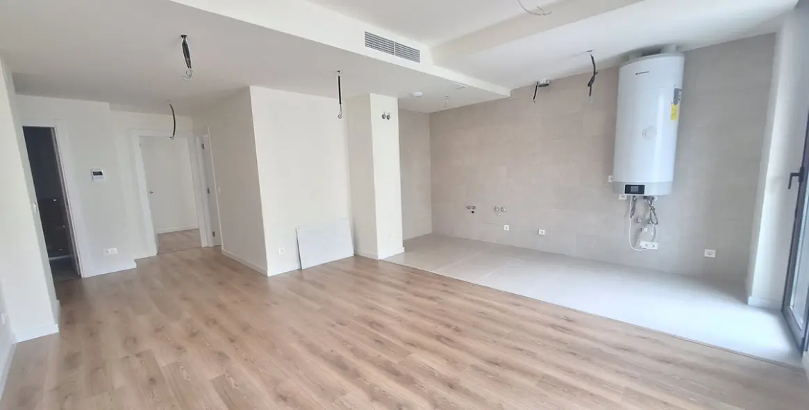 Venta de apartamento en planta media en Estepona 8