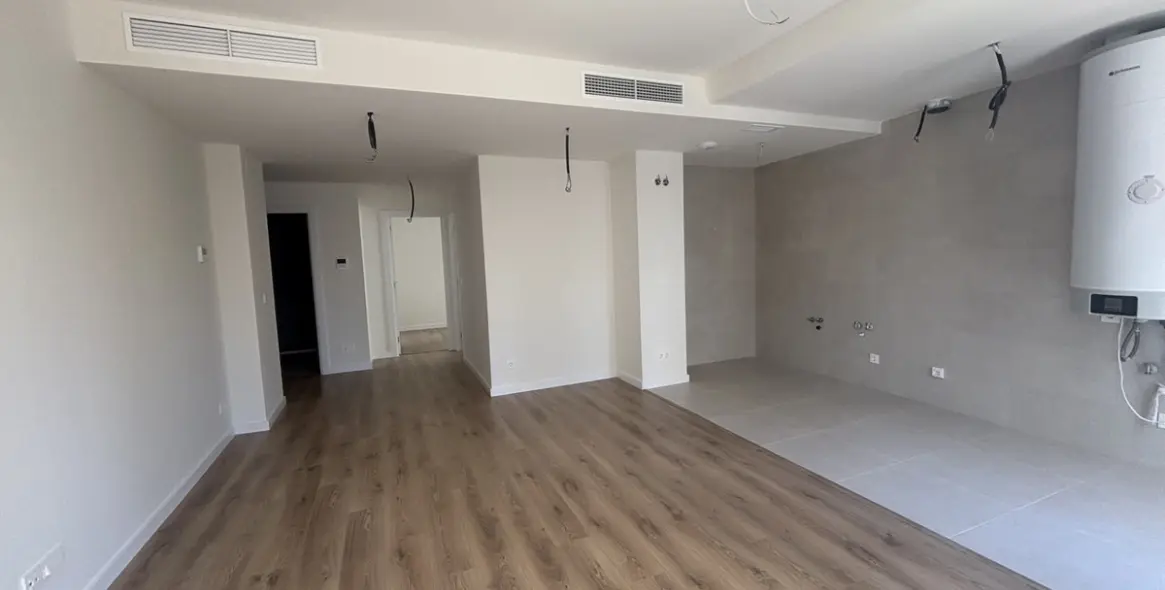 Venta de apartamento en planta media en Estepona 11
