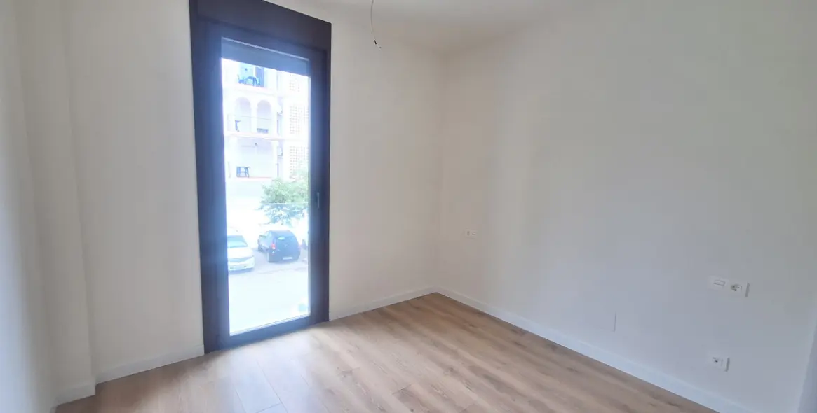 Venta de apartamento en planta media en Estepona 12