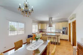 Image 9 thumb