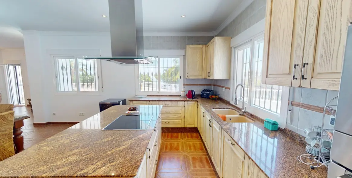 Venta de villa independiente en Arenas 13