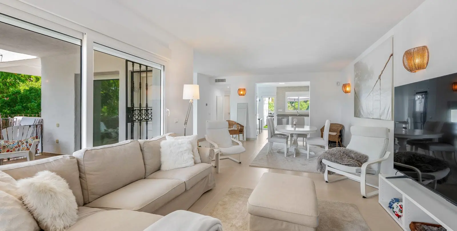 Sale of semi-detached house in Hacienda Las Chapas 2