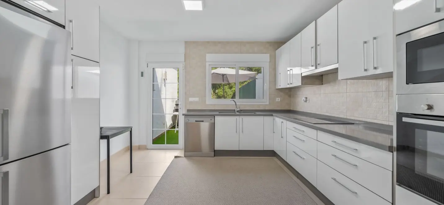 Venta de casa pareada en Hacienda Las Chapas 2