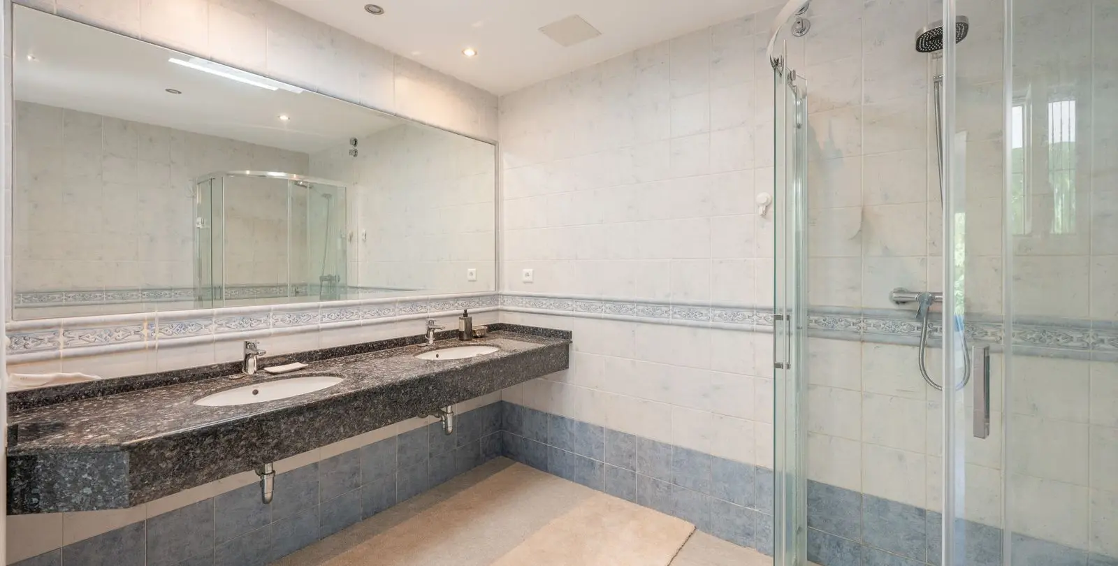 Sale of semi-detached house in Hacienda Las Chapas 10