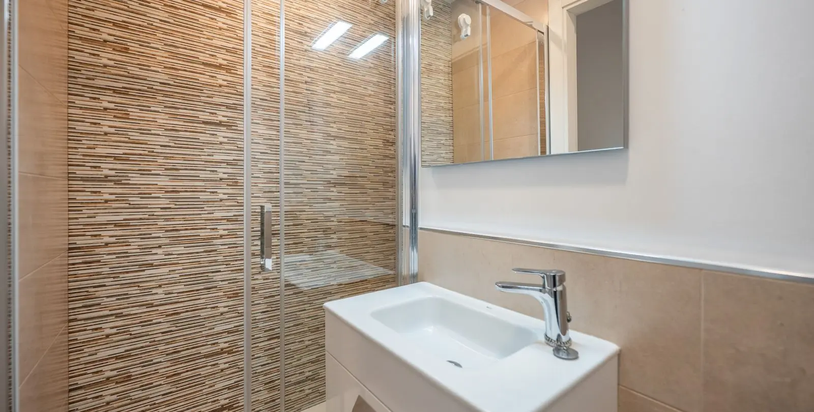 Sale of semi-detached house in Hacienda Las Chapas 13