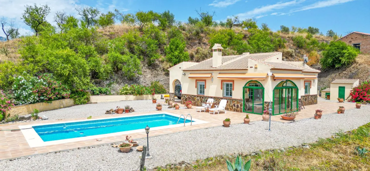 Sale of detached villa in Arenas 0
