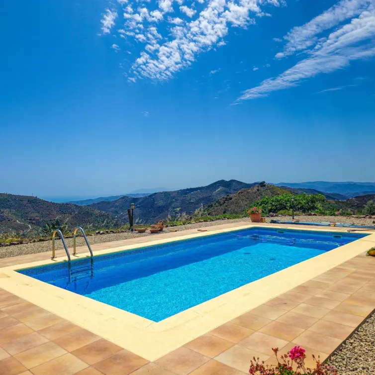 Sale of detached villa in Arenas