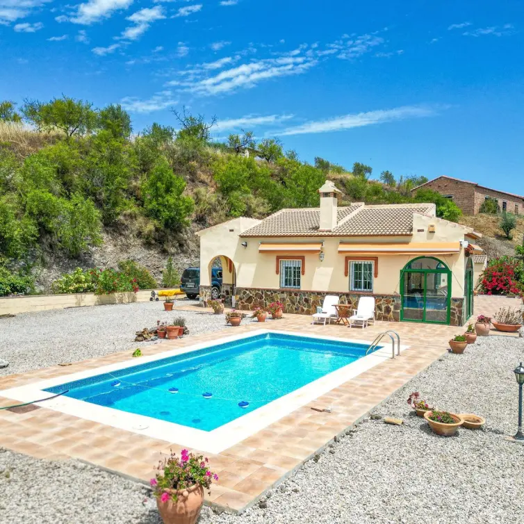 Sale of detached villa in Arenas