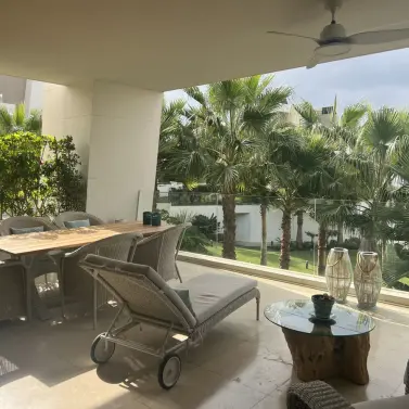 Alquiler a largo plazo de apartamento en planta media en Marbella