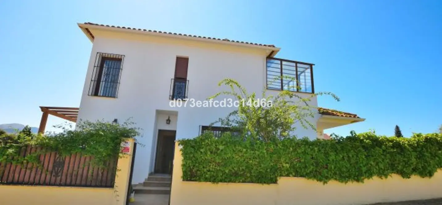 Sale of detached villa in Ronda 1