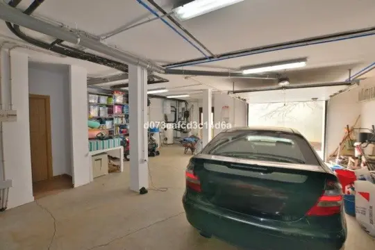 Image 9 thumb