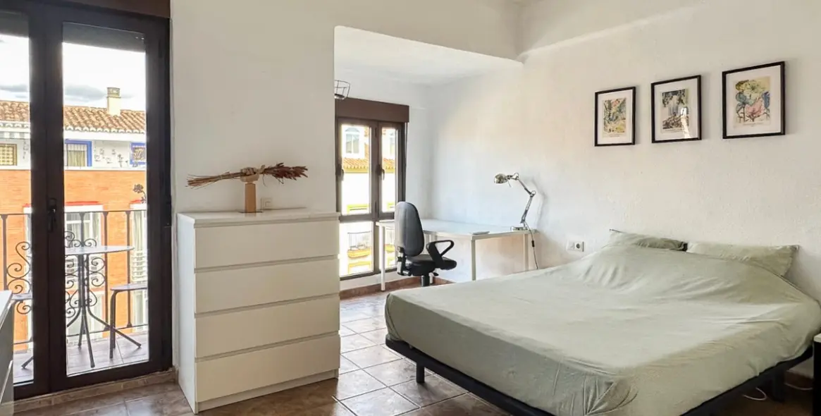 Sale of ground floor apartment in Málaga 6