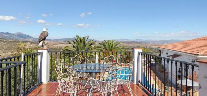 Venta de finca - cortijo en Guaro 1