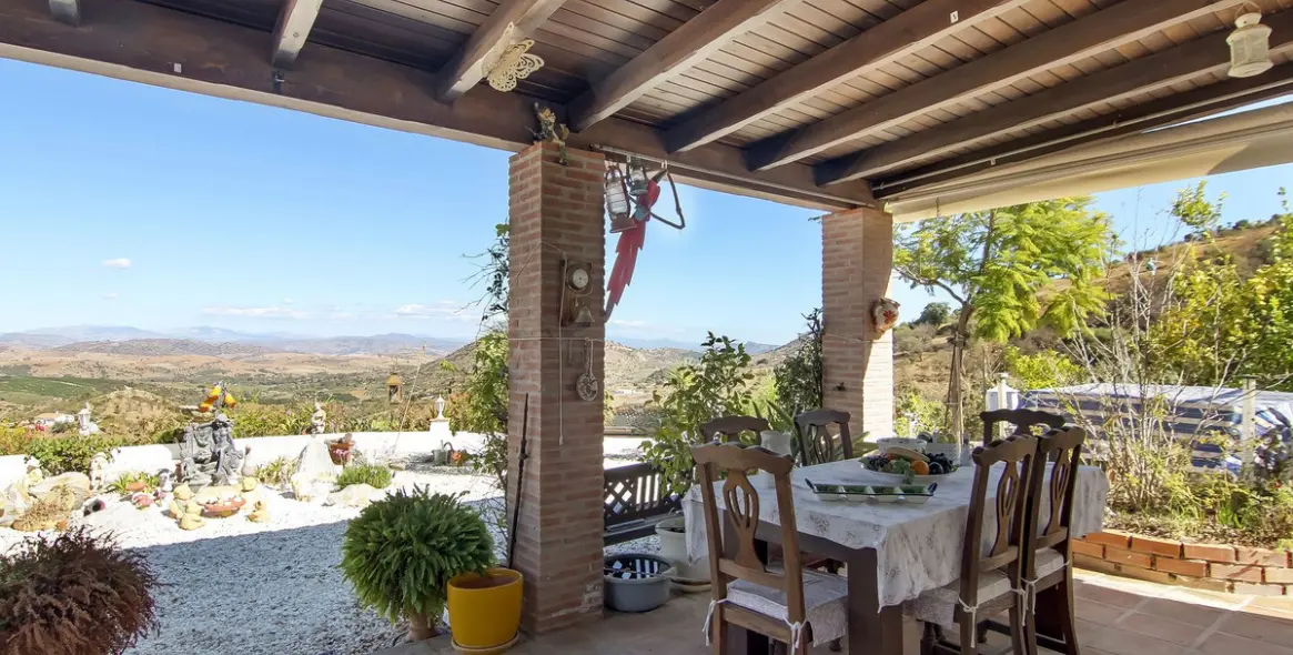 Venta de finca - cortijo en Guaro 7