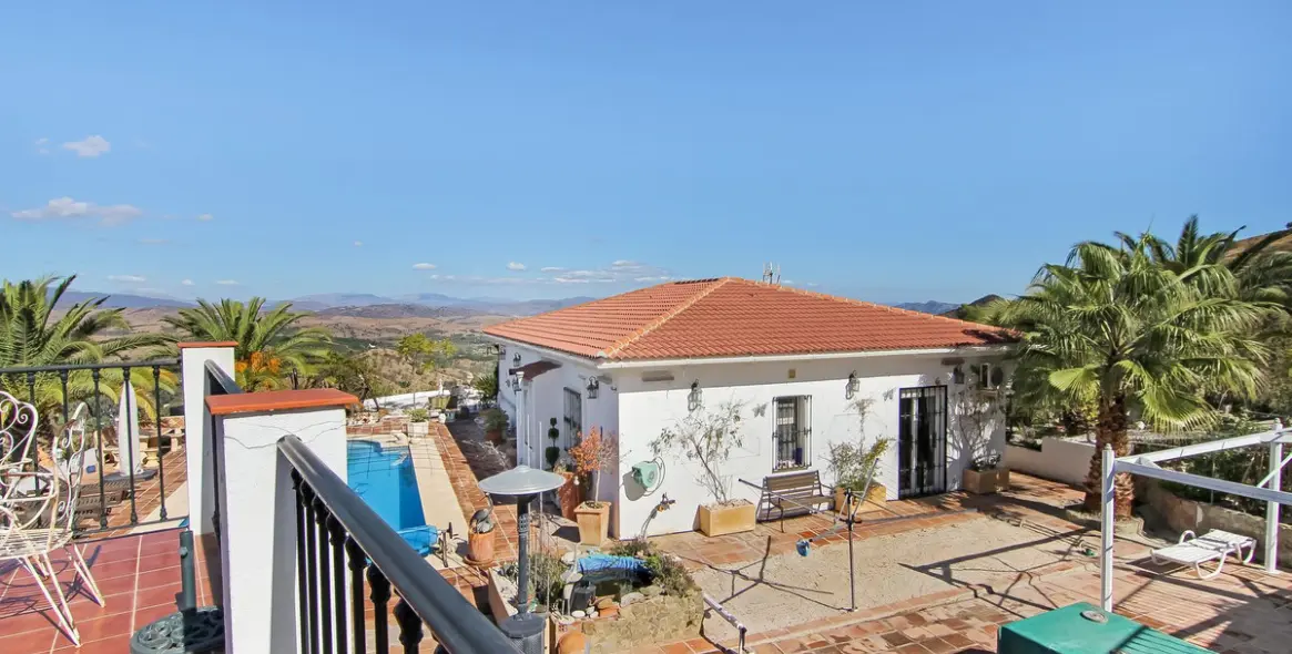 Venta de finca - cortijo en Guaro 22