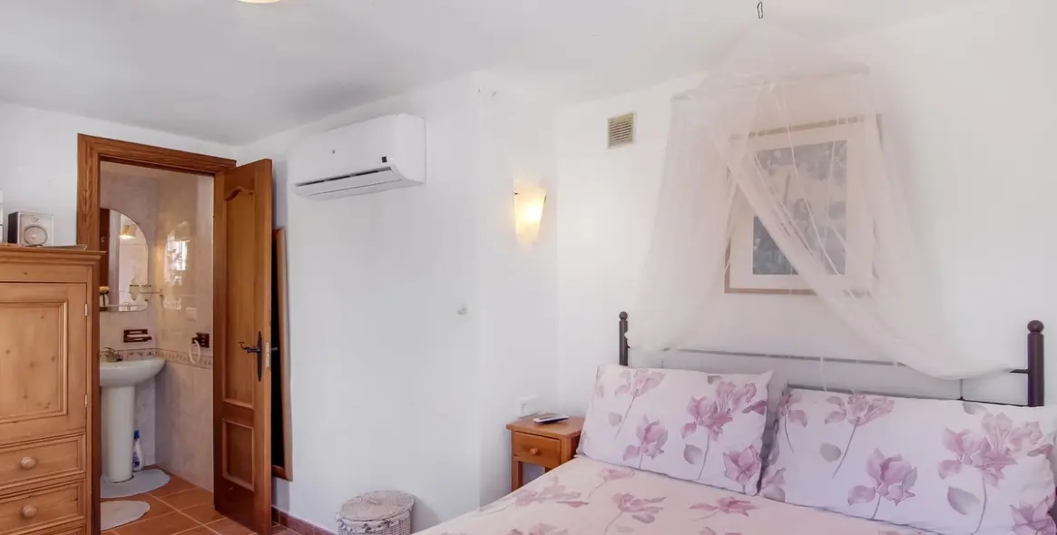 Venta de finca - cortijo en Guaro 24