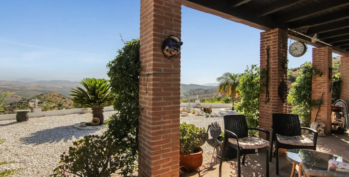 Venta de finca - cortijo en Guaro 33