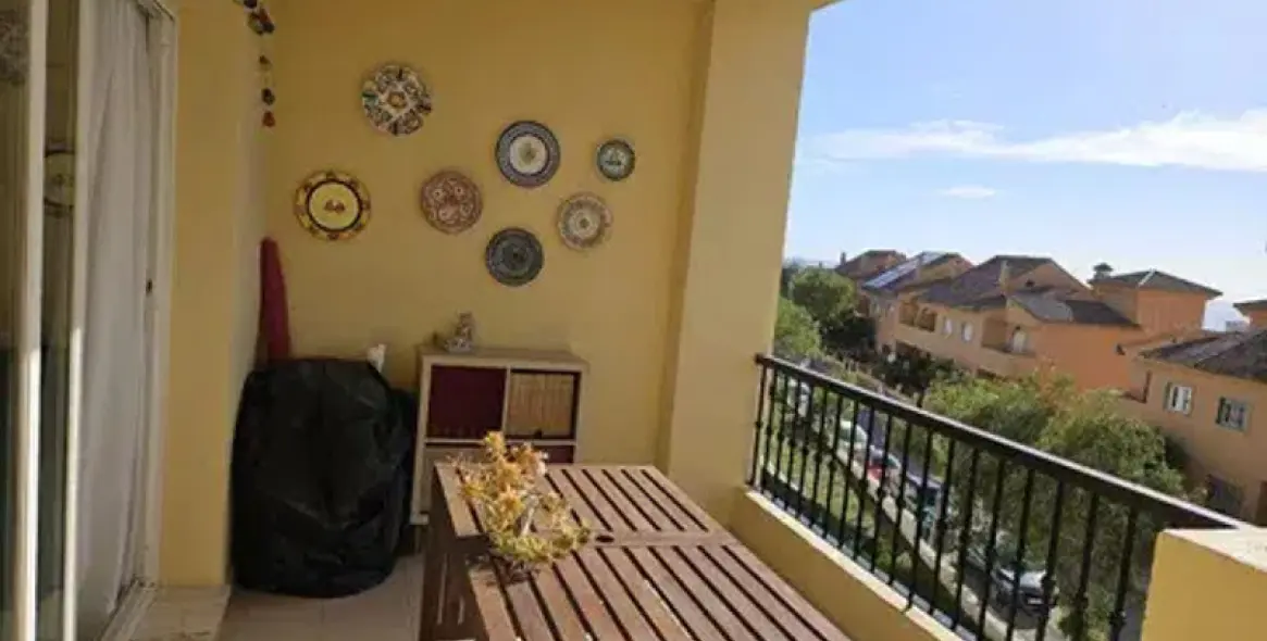Sale of middle floor apartment in Mijas Costa 1