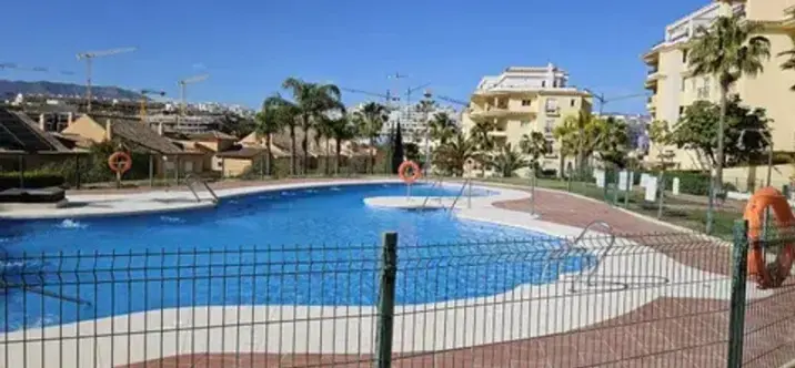 Sale of middle floor apartment in Mijas Costa 1