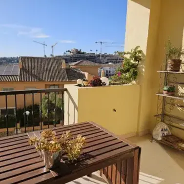 Sale of middle floor apartment in Mijas Costa