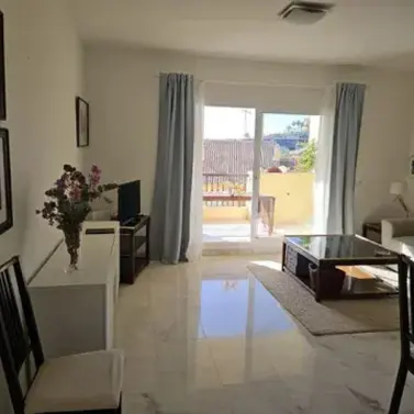Sale of middle floor apartment in Mijas Costa