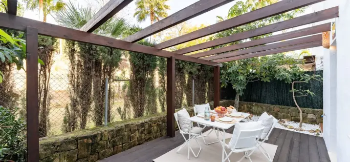 Venta de apartamento en planta baja en Estepona 2