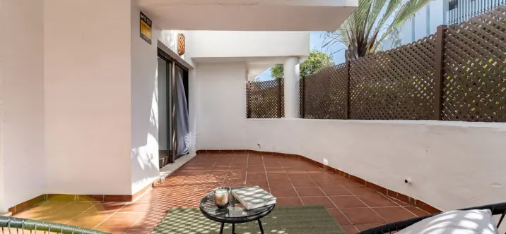 Venta de apartamento en planta baja en Estepona 4