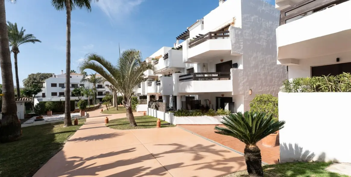 Sale of ground floor apartment in Estepona 33