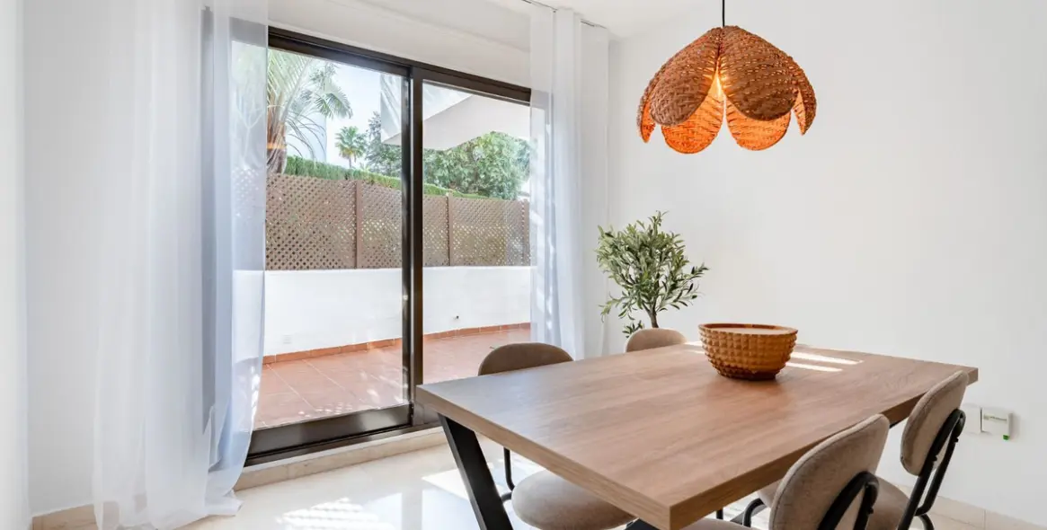 Sale of ground floor apartment in Estepona 37