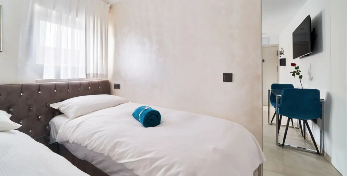 Venta de apartamento en planta media en Marbella 13