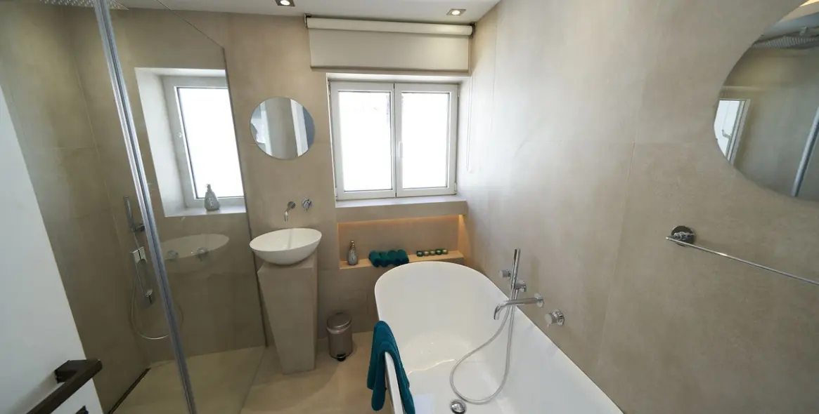 Venta de apartamento en planta media en Marbella 29