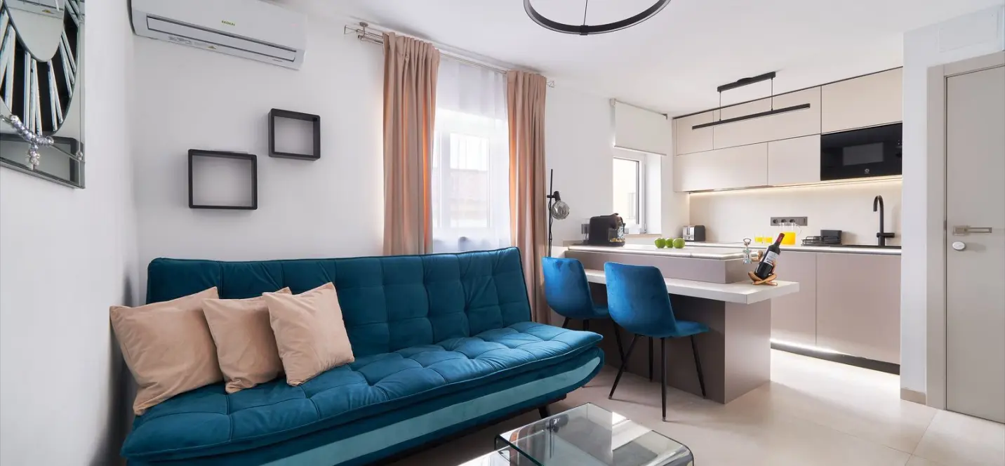 Venta de apartamento en planta media en Marbella 0