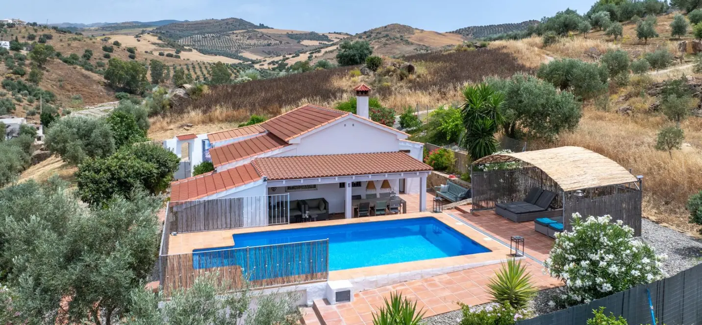 Sale of finca - cortijo in Alora 2