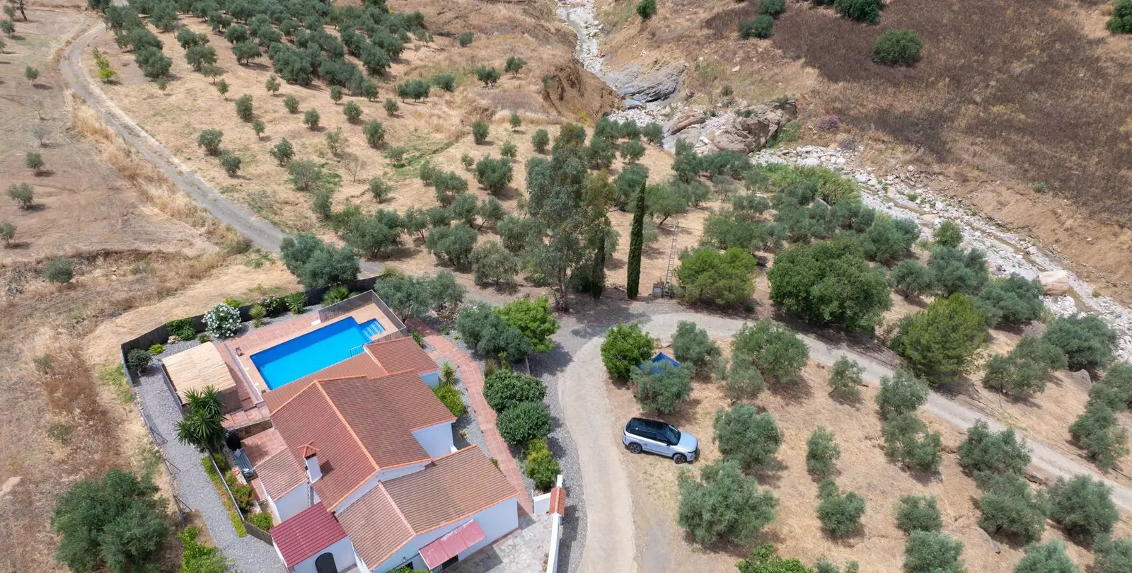 Sale of finca - cortijo in Alora 30