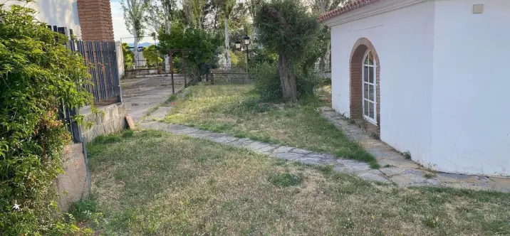 Продажа  отдельно стоящей виллы в Arriate 2