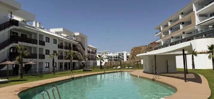 Sale of middle floor apartment in Fuengirola 0