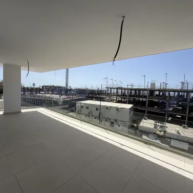 Sale of middle floor apartment in Fuengirola