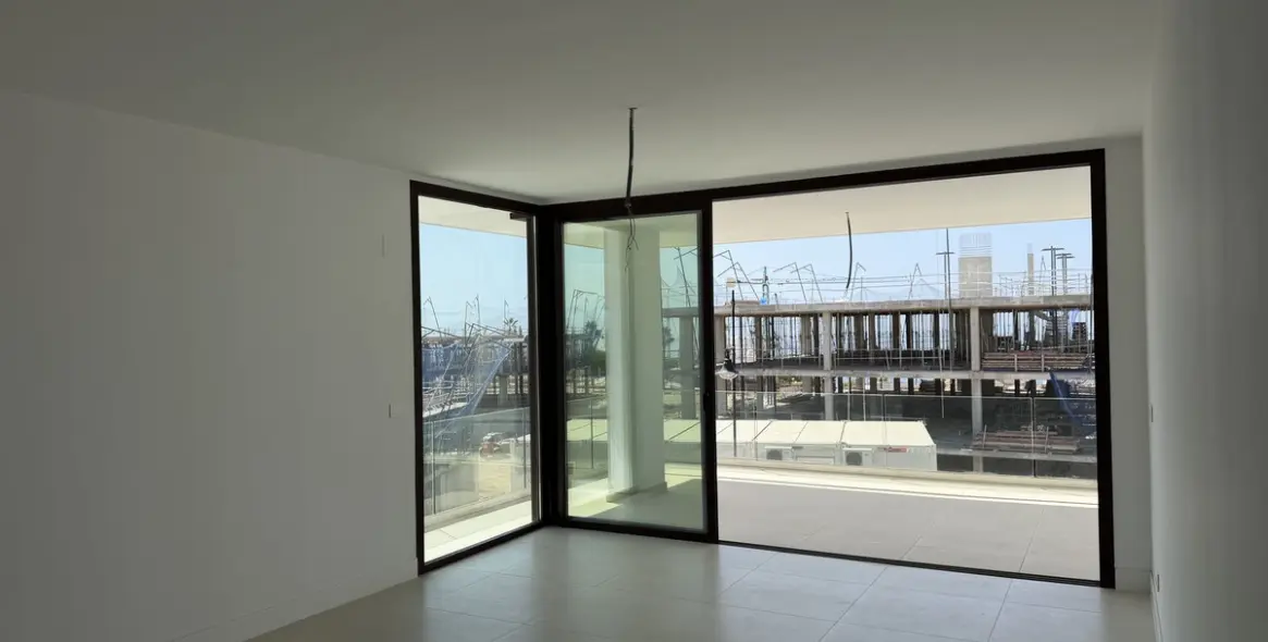 Sale of middle floor apartment in Fuengirola 3